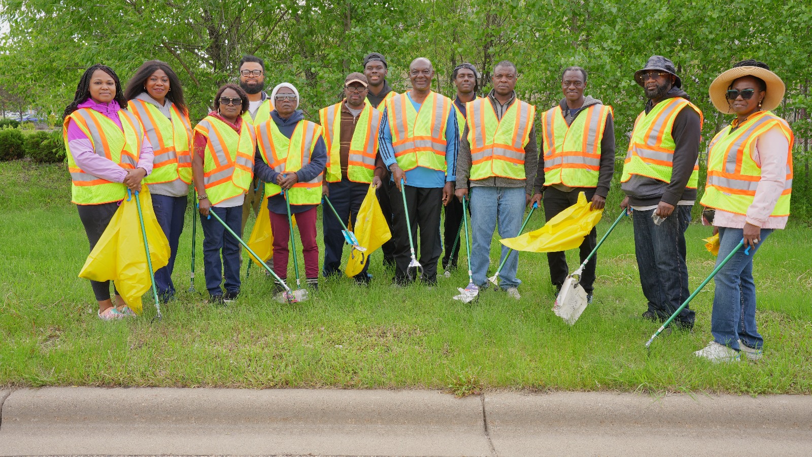 Asanteman Members Volunteer to Keep Our Adopted Highway Clean